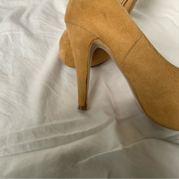Roman UK Brand Like New Suede Bridge Heels 8.5 size - Picture 11 of 12